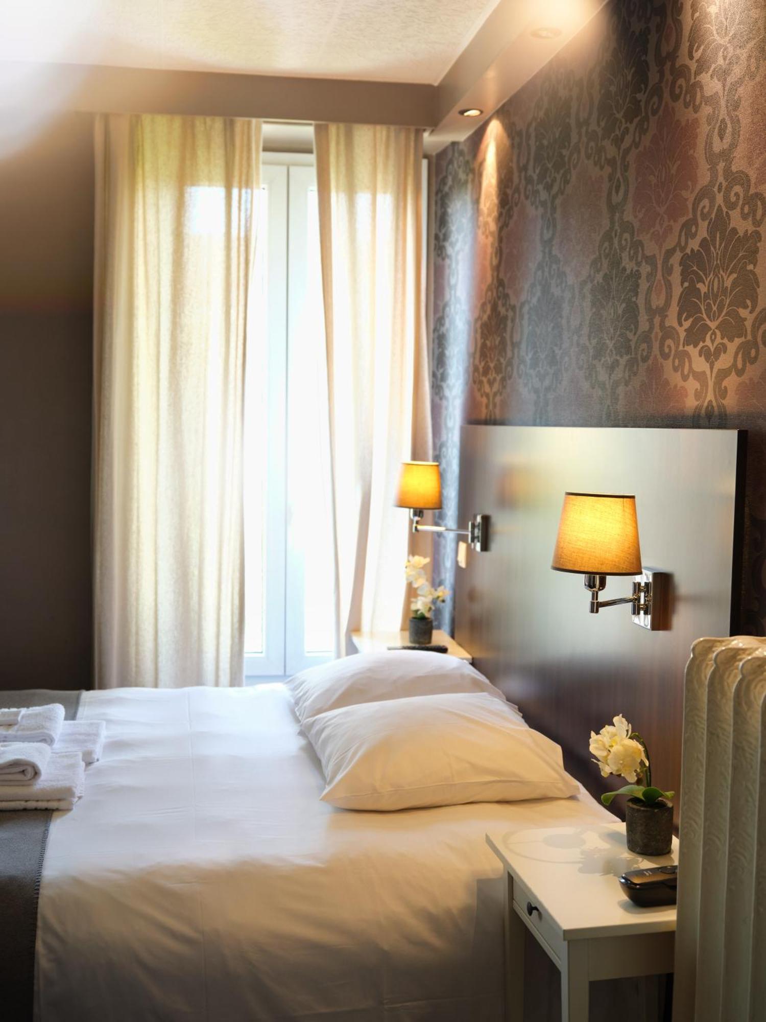 Hotel Les Negociants Valence  Esterno foto